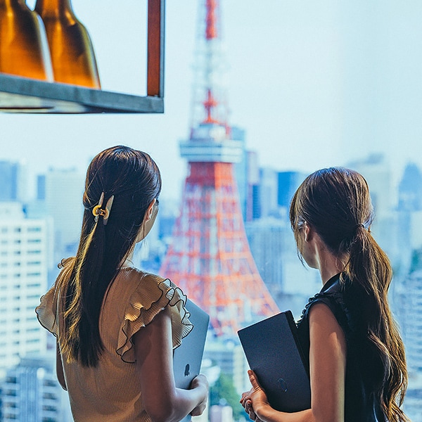 本社スタッフ（店舗開発・デザイン等）／正社員